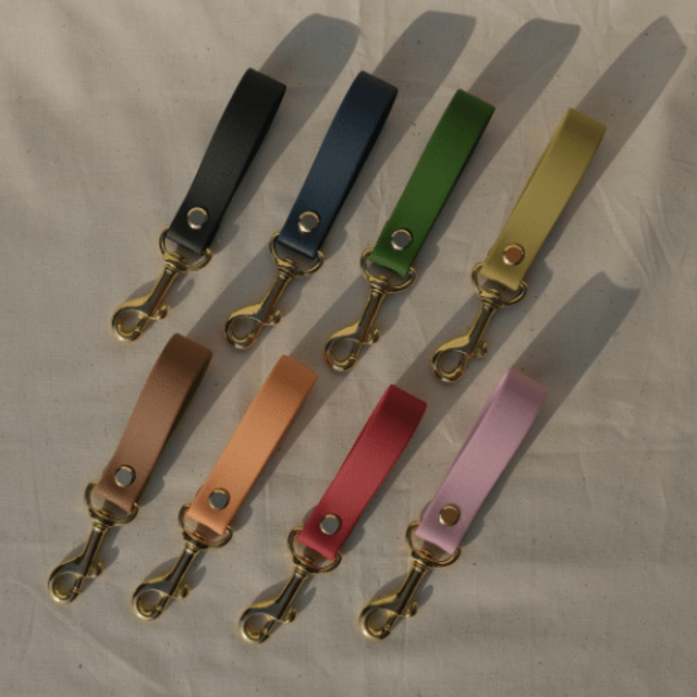 Plusieurs coloris — Porte-clés avec mousqueton en sangle imperméable et laiton — URSA MINOR